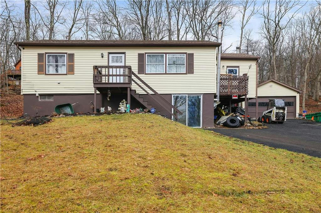 2112 FAWN LN, PIKE COUNTY, PA 18324, photo 1 of 39