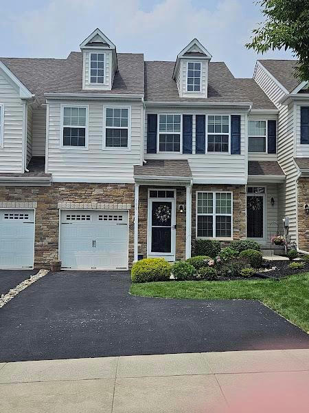 199 REDCLOVER LN, UPPER MACUNGIE TWP, PA 18104, photo 1 of 13