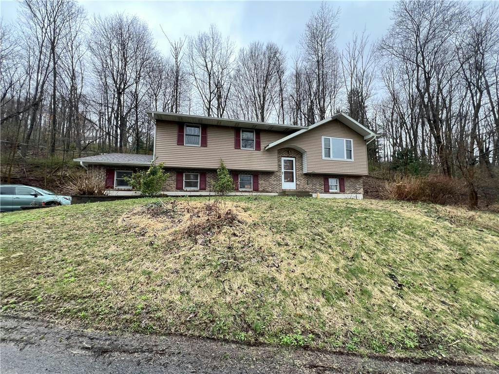 4605 MAPLE DR, LEHIGH TOWNSHIP, PA 18088, photo 1 of 28