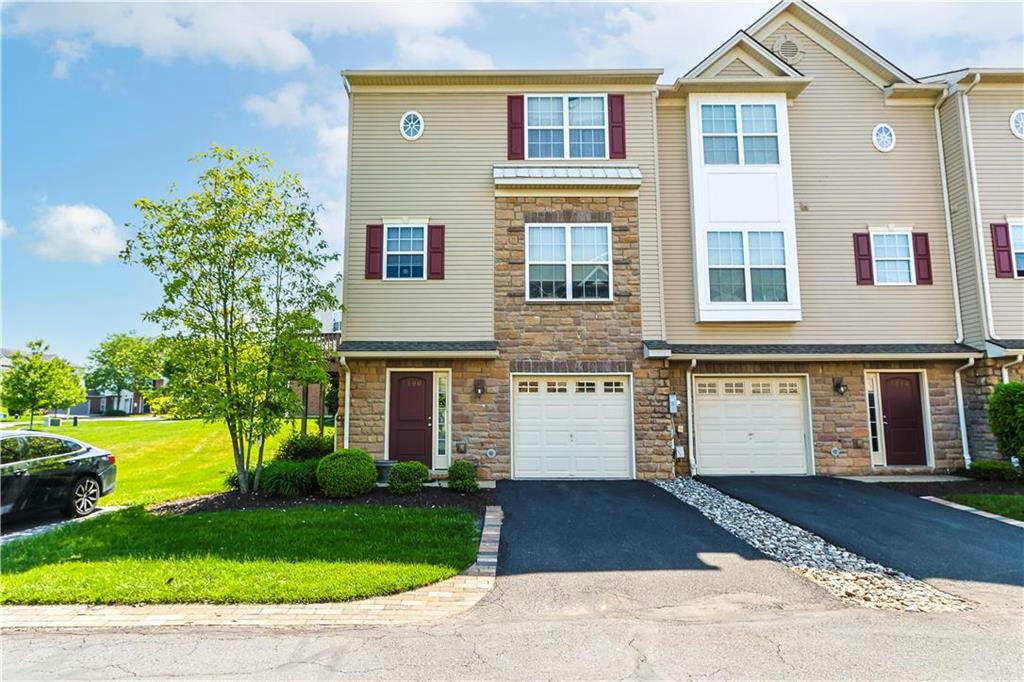 7300 PIONEER DR, LOWER MACUNGIE TWP, PA 18062, photo 1 of 22